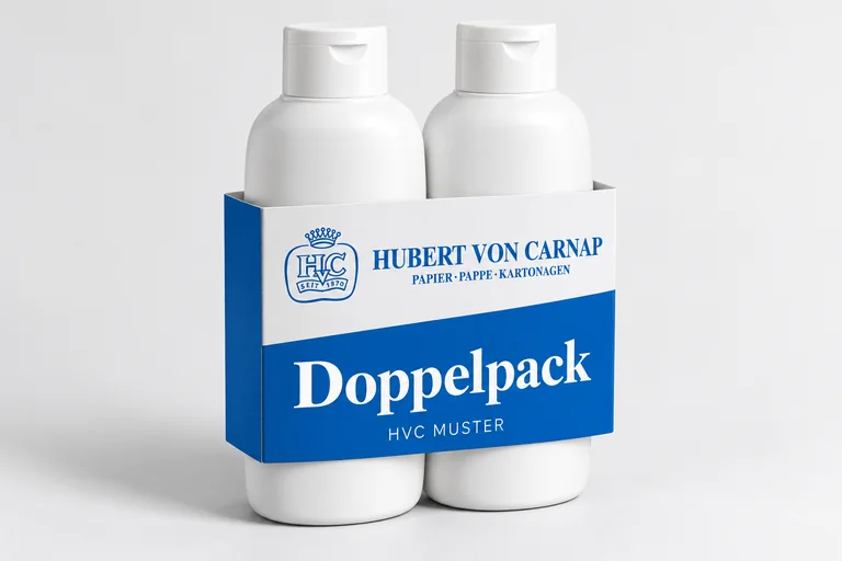 Konzeptvisualisierung einer weiß-blauen HvC-Kartonbanderole um zwei geschlossene Flaschen.
